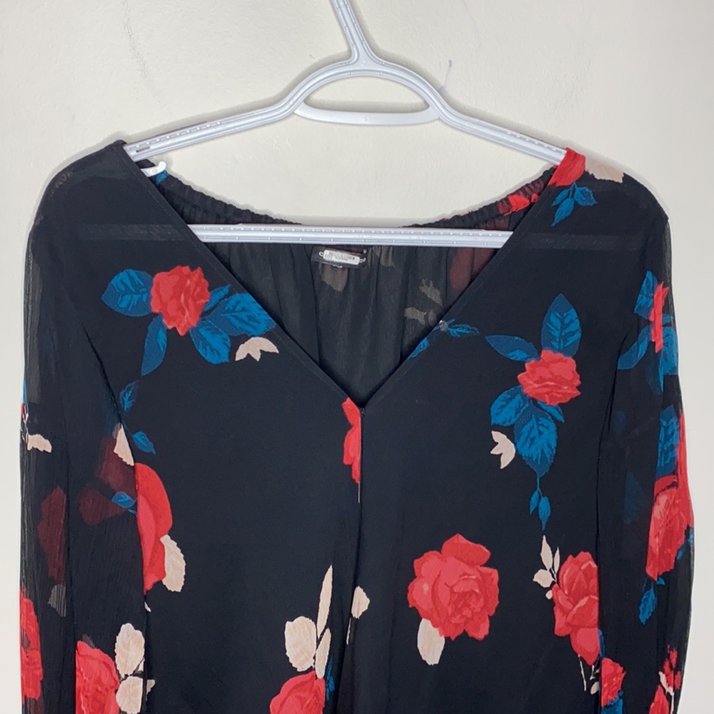 Club Monaco front tie rose print silk crepe blouse size M - Picture 3 of 13